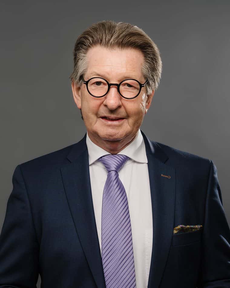Michael Bauer, Immobilienmakler