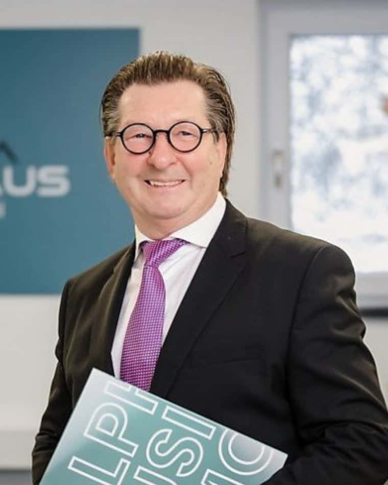 Michael Bauer, Immobilienmakler