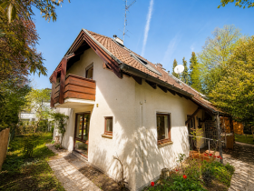 Hauptbild Familientraum in Obermenzing - Ruhig gelegene Doppelhaushälfte mit Kamin, Wintergarten & Gartenidylle