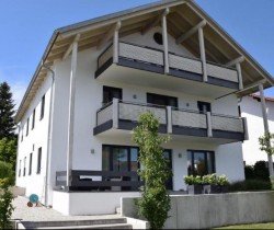 Hauptbild Vielseitiges Anwesen mit gewerblichem und privatem Anteil in Bad Birnbach
