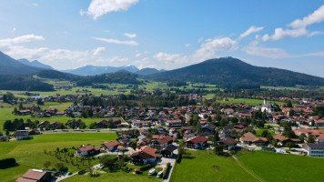Hauptbild Ein Haus, viele Möglichkeiten - Wohnen im Herzen des Chiemgaus